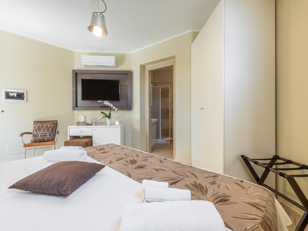 B&B Giglio Di Chia ดอมุสเดมาเรีย ภายนอก รูปภาพ
